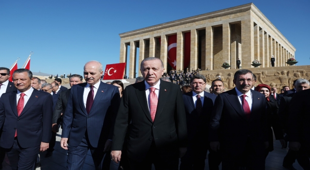 Anıtkabir'de bir kez daha 'Erdoğan' sloganları