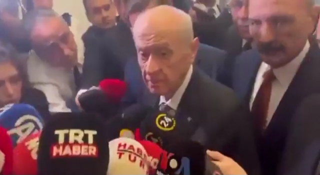 Soruyu beğenmeyen Bahçeli’den gazeteci Hilal Köylü'ye sert tepki: Mesleği bırak