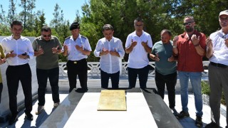 Çanakkale kahramanlarından Yarbay Hüseyin Avni Bey mezarı başında anıldı