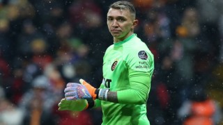 Muslera'nın yerine transfer geliyor: Galatasaray yüklü bonservisi gözden çıkardı