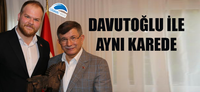 Yiğit Akkoyun, Ahmet Davutoğlu ile aynı karede