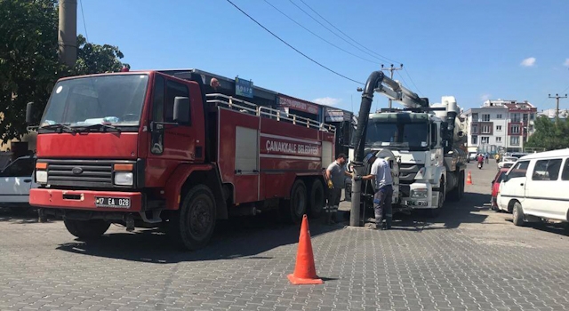 Yağmur suyu ızgaraları ve hatları temizlendi