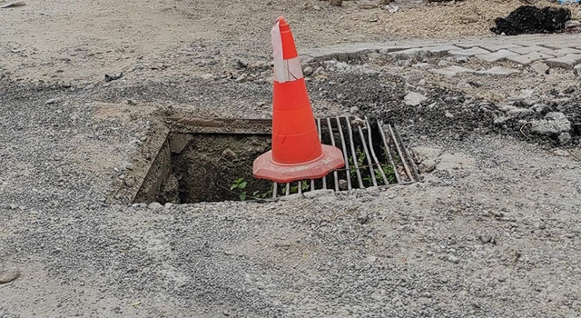 Ayvacık Belediyesi’ne ait rögar kapakları ile mazgallar çalındı