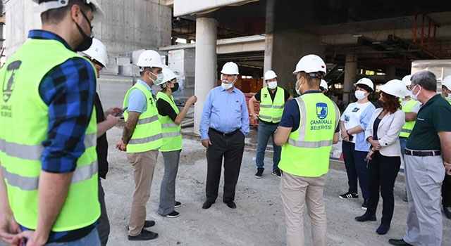 Başkan Gökhan, yeni belediye binası inşaatını inceledi