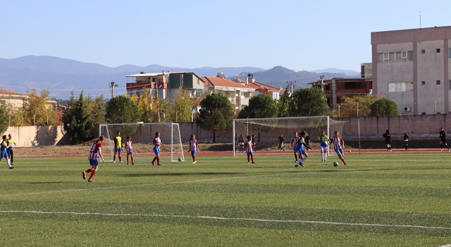 Bayramiç'te Kadınlar Futbol Turnuvası, bayrama renk kattı