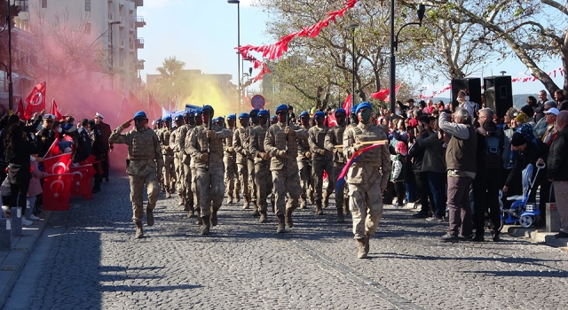 Çanakkale'de 29 Ekim Cumhuriyet Bayramı coşkuyla kutlandı