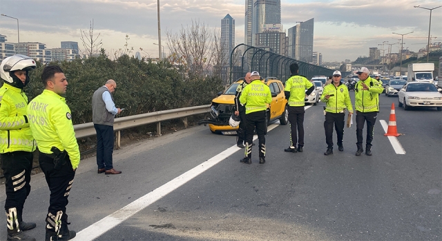 Çanakkale’den İstanbul’a yoğun bakımdan çıkan çocuğunu görmeye giden ticari taksi şoförü kazaya karıştı: 1 ölü, 1 ağır yaralı