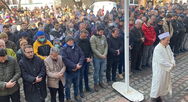 Depremde hayatını kaybedenler için Çanakkale’de gıyabi cenaze namazı kılındı