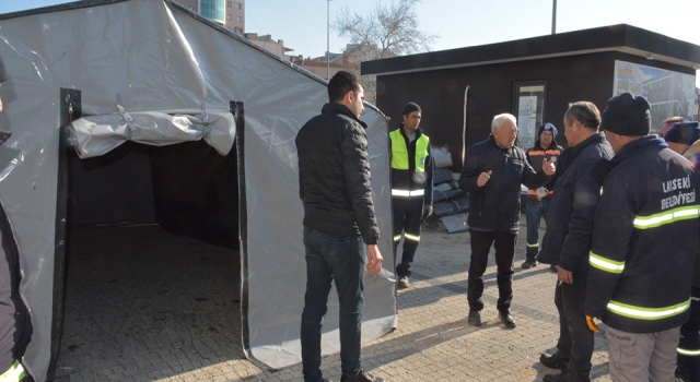 Lapseki Belediyesi deprem bölgesine deprem çadırı, mobil tuvalet ve banyo gönderdi