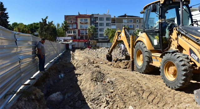 Cumhuriyet Meydanı’nda çalışmalar sürüyor– Çanakkale Yorum