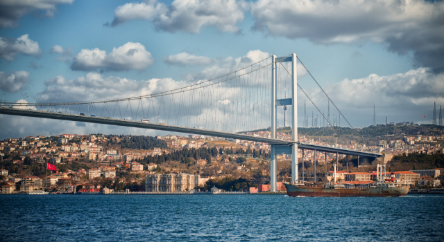 Boğaz trafiği iki yönlü olarak açıldı