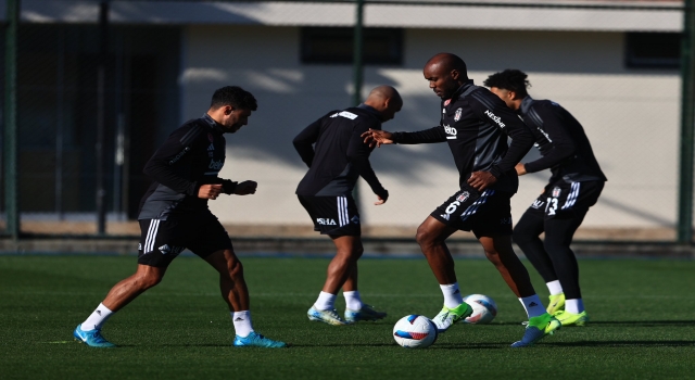 Beşiktaş antrenmanında Van Bronckhorst detayı!