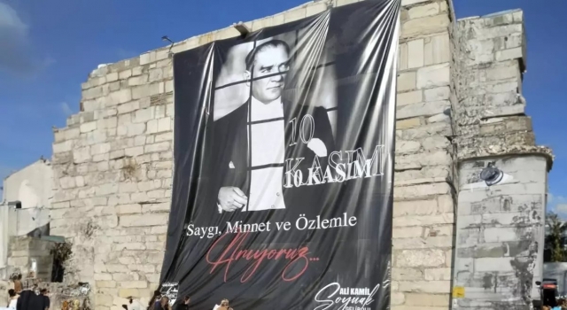 Gelibolu Belediyesi'nden 10 Kasım'da skandal Atatürk pankartı!