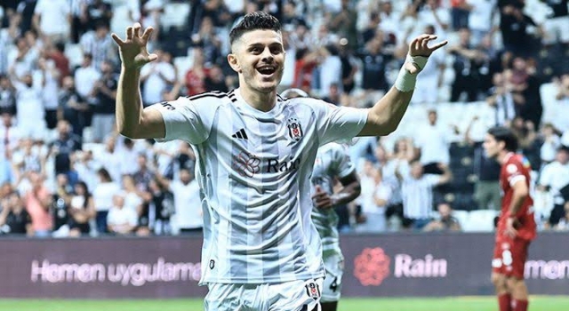 Beşiktaş'a Rashica'dan kötü haber!