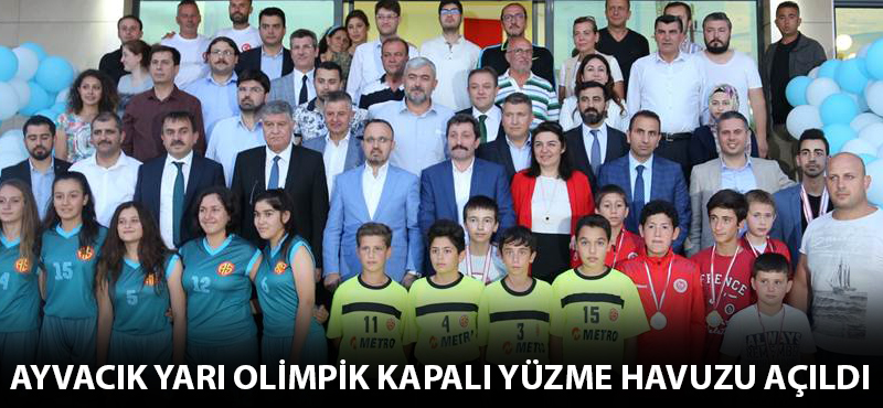 Ayvacık'ta Yarı Olimpik Kapalı Yüzme Havuzu açıldı