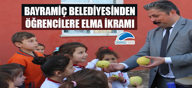 Bayramiç Belediyesinden öğrencilere elma ikramı