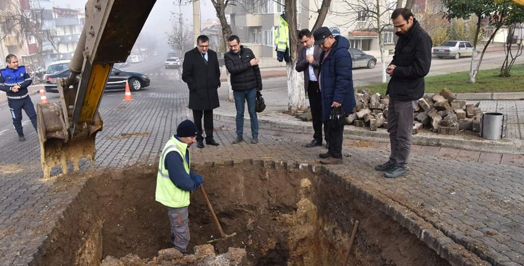 Çan'da su kaçakçıları tamir edilerek Karşıyaka Mahallesine su verilmeye başlandı