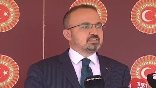 Meclis'teki 15 Temmuz törenlerine katılmayan CHP'ye, Bülent Turan'dan tepki: "Bir gün de durduğunuz yer milletin yanı olsun!"