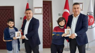 Başkan Bayram'dan çocuklara anlamlı hediye