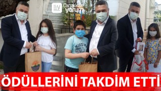 Başkan Bayram yarışmada dereceye giren öğrencileri ödüllendirdi