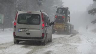 Kar yağışı nedeniyle Kazdağları’nda ulaşım güçlükle sağlanıyor