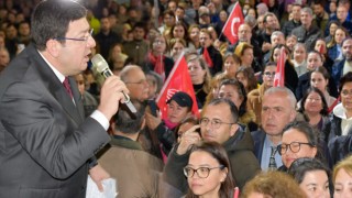 CHP'li Erkek'in seçim bürosu açılışı mitinge dönüştü