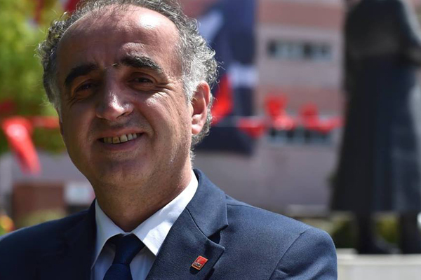 Muhammed Güngör: "İn Ahmet, bin Ali diyen kişiden Çanakkale halkının seçtiği başkana saygı beklemek akılcı değildir"