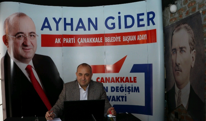 Ayhan Gider çağrı merkezinde vatandaşların sorularını yanıtladı