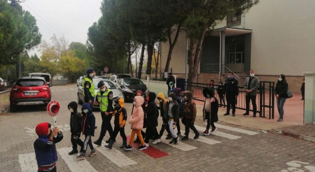 Çanakkale’de vatandaşlara trafik eğitim faaliyeti uygulaması