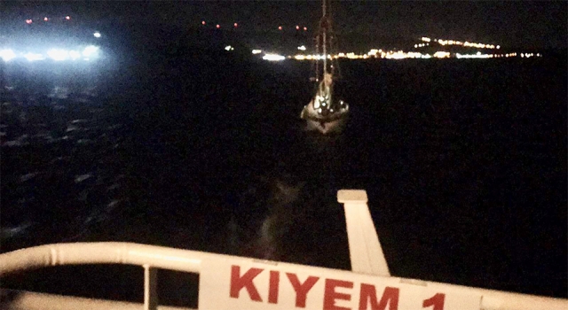 Çanakkale açıklarında sürüklenen tekne kurtarıldı