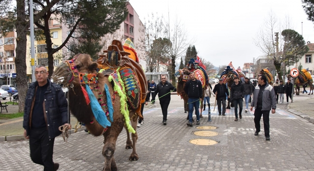 Çan’da deve güreşleri öncesi kortej yürüyüşü düzenlendi