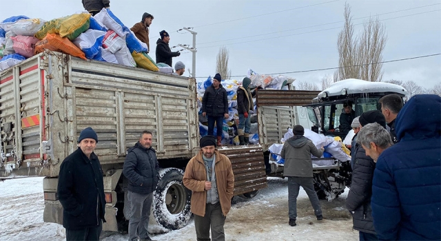 Yenice’de 3 kamyon odun yardımı deprem bölgesine gönderildi