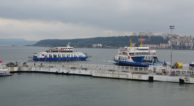 Bozcaada ve Gökçeada’ya yarınki feribot seferlerine fırtına engeli