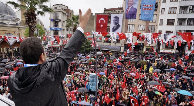 Ekrem İmamoğlu, Biga’da halka seslendi: “Milletin parasını kendi parası gibi görüp çatır çatır harcayan insanlardan sizi kurtaracağız”