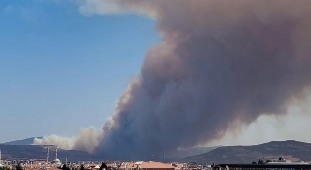 Çanakkale Valiliği’nden yangın açıklaması: Kayadere köyü boşaltılıyor… Çan yolu ulaşıma kapatıldı!