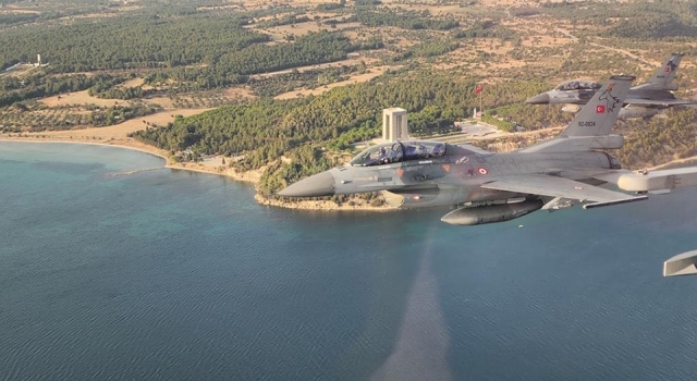 Genelkurmay Başkanı Gürak, Çanakkale Şehitler Abidesi’ni F-16’dan selamladı