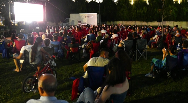 Çanakkale’de Açık Hava Sinema Geceleri sürüyor