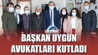 Başkan Uygun, avukatları kutladı