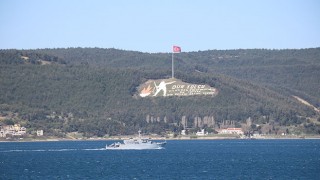 Bulgar mayın avcı gemisi Çanakkale Boğazı’ndan geçti