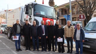 Bayramiç Belediyesi’ne TBB'den hibe araç: Para halkın cebinde kalacak, tasarruflu temizlik yapılacak