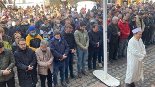 Depremde hayatını kaybedenler için Çanakkale’de gıyabi cenaze namazı kılındı