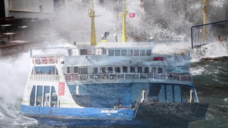 Çanakkale’de ada seferleri yarın da iptal!